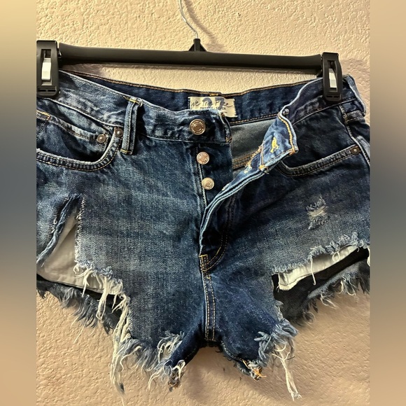 We The Free Distressed Denim Shorts 27 - Picture 6 of 14